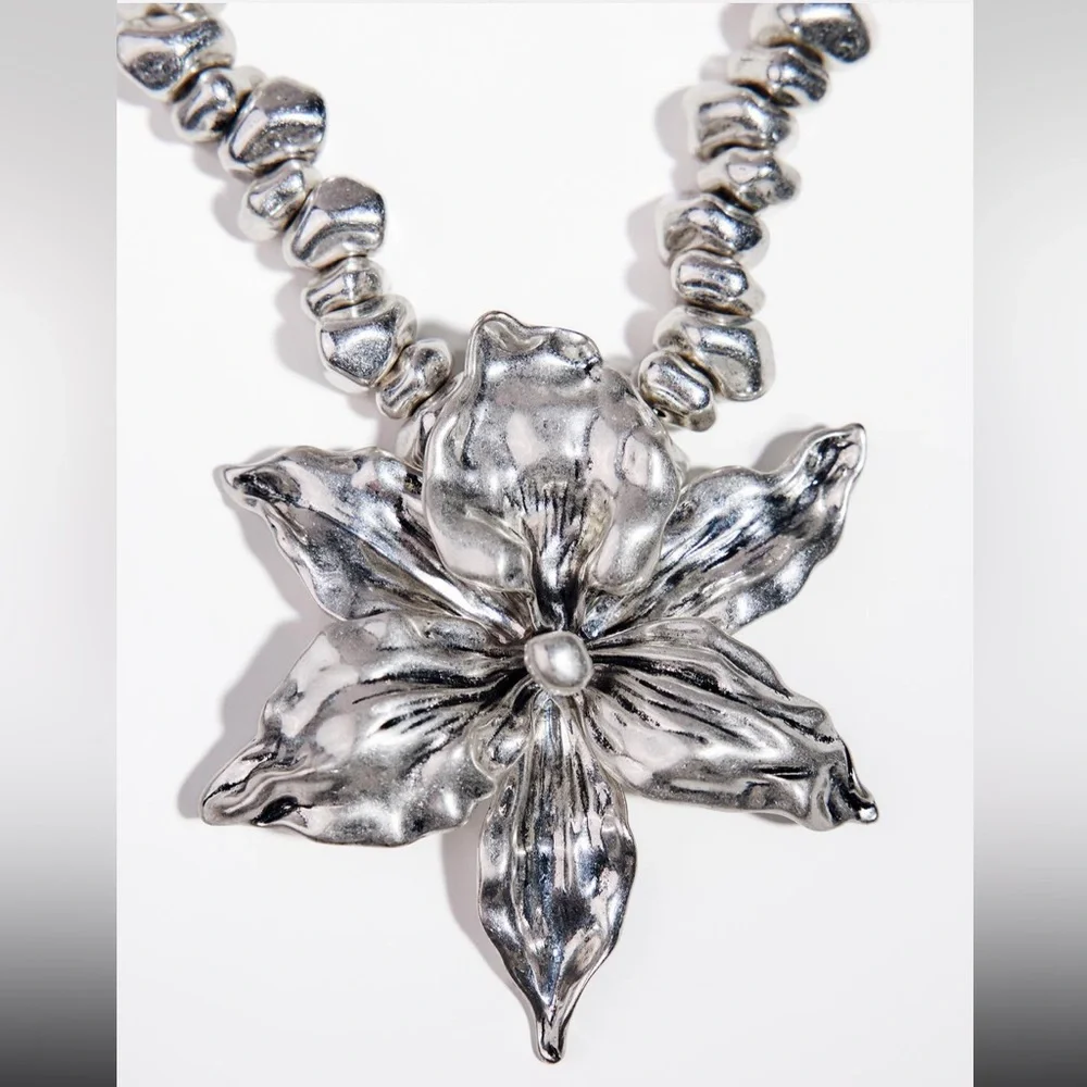 Zara Maxi flower statement necklace
